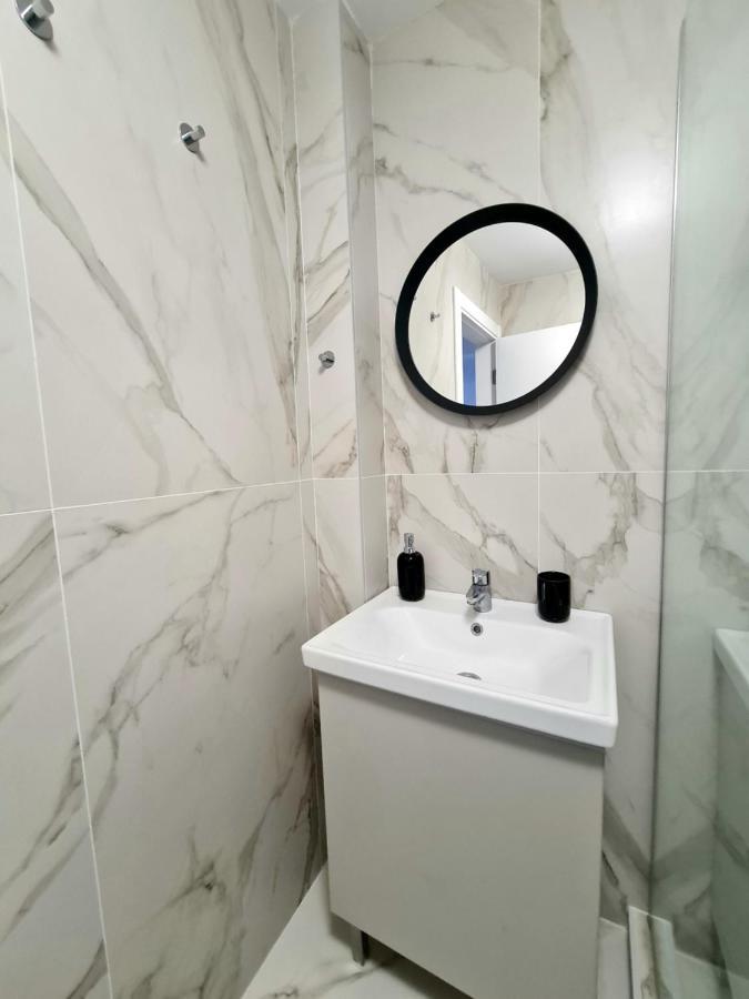 Dolphin Apartment Near Neversea Beach คอนสตันซา ภายนอก รูปภาพ